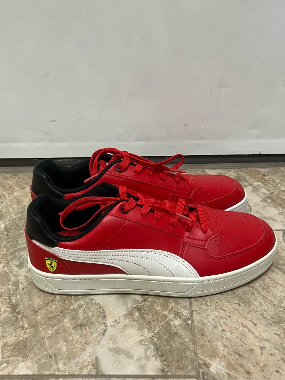 Puma Mens Scuderia Ferrari Caven 2.0 Red Shoes (NWT)